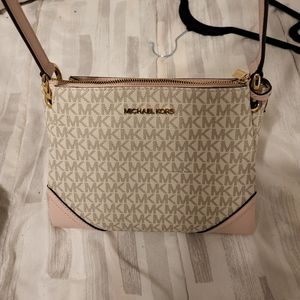 Michael kors crossbody bag